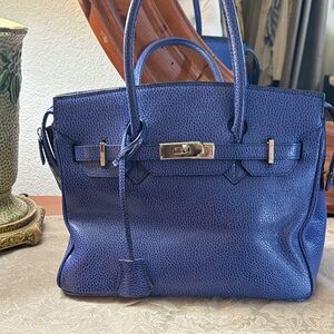 Elegant Blue Leather Handbag